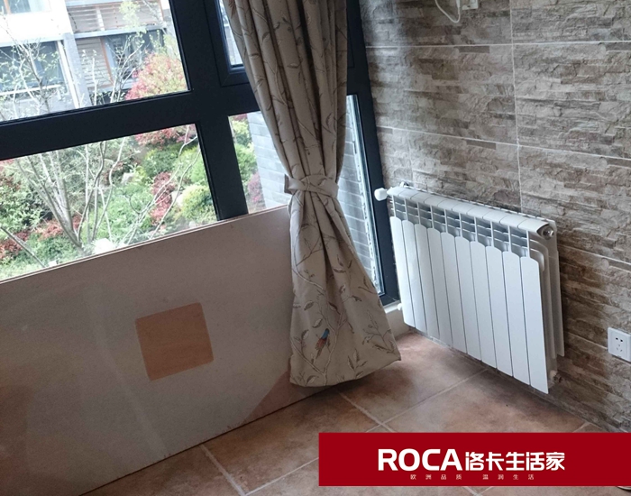 \ϾM(jn)ůƬڒt bůƬ  ˮ