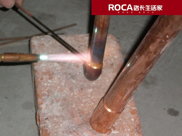 \ϾM(jn)ůƬڒt bůƬ  ˮ