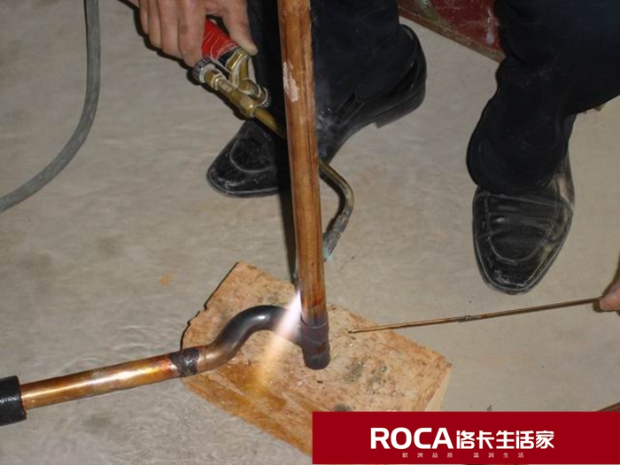 \ϾM(jn)ůƬڒt bůƬ  ˮ